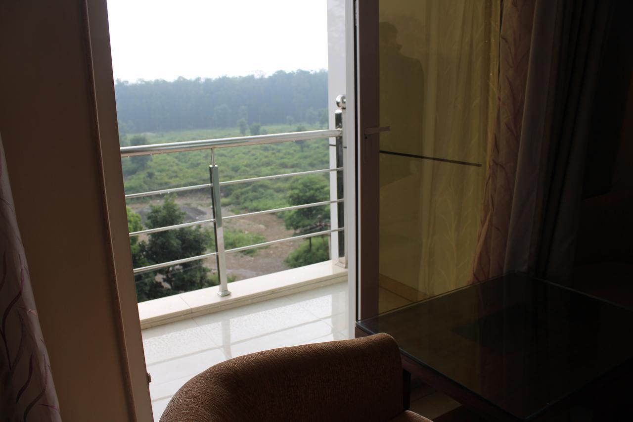Hotel Pearl Avenue Дехрадун Екстериор снимка