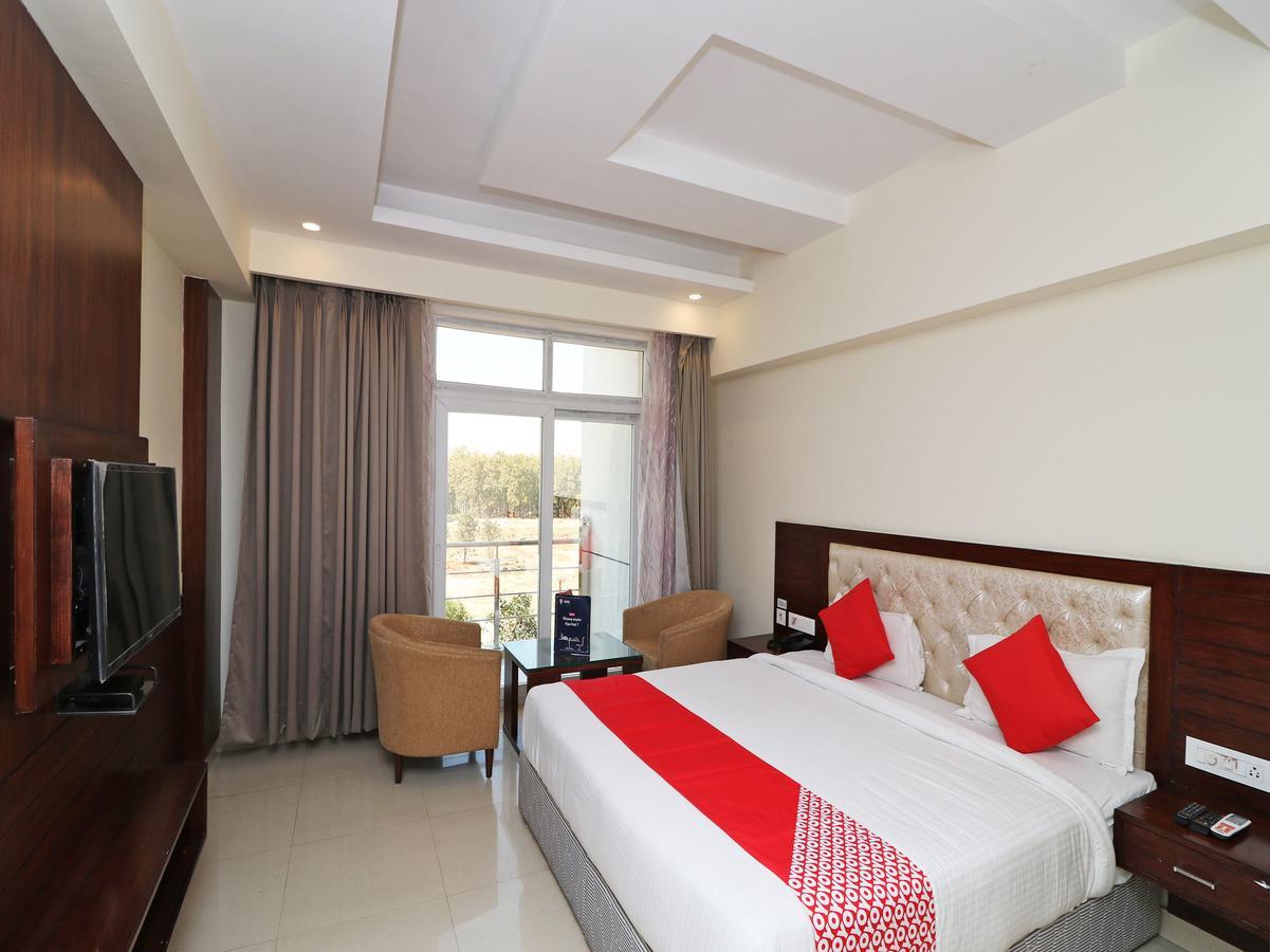 Hotel Pearl Avenue Дехрадун Екстериор снимка