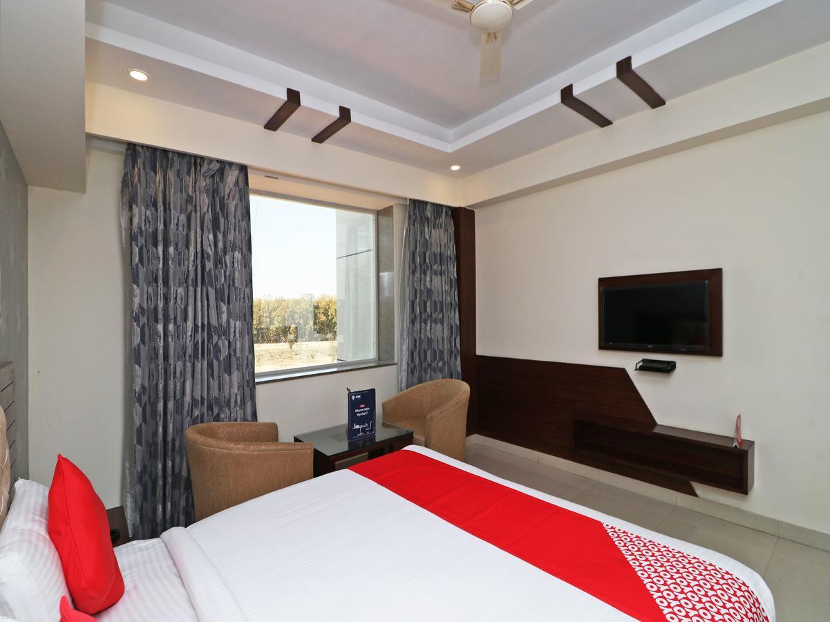 Hotel Pearl Avenue Дехрадун Екстериор снимка