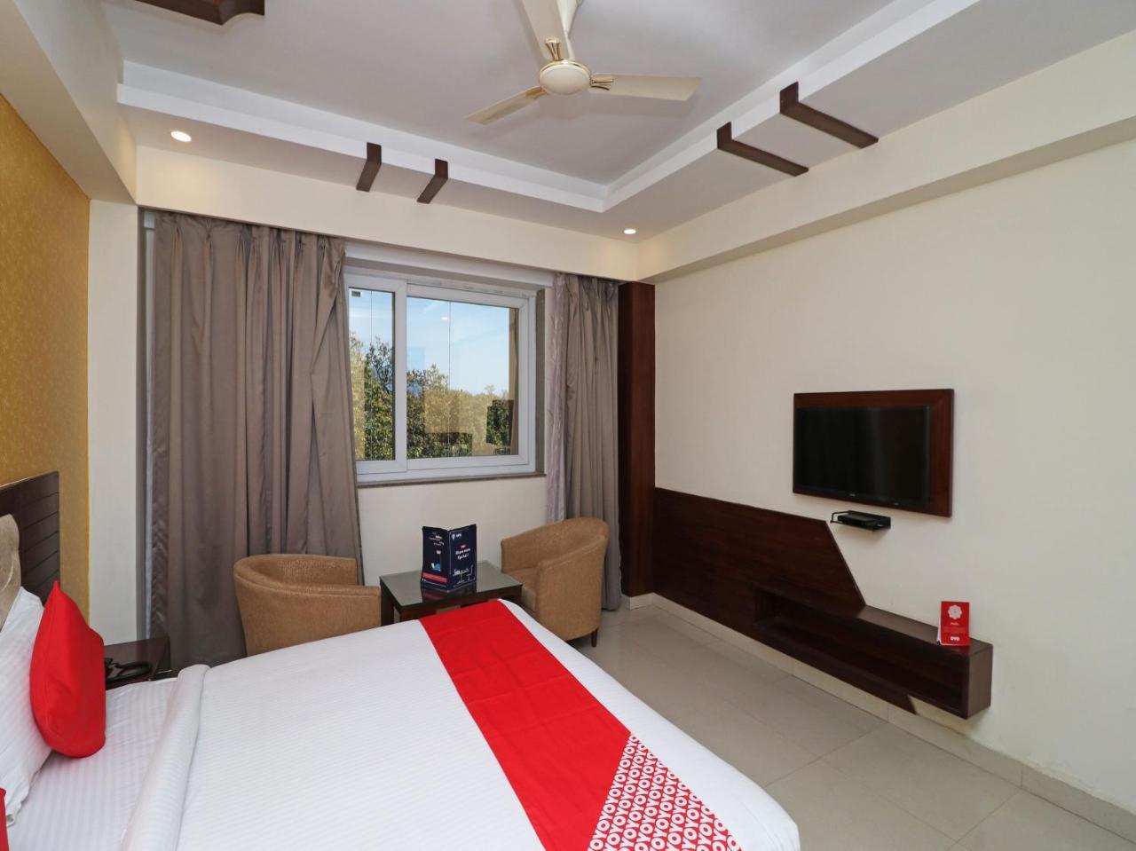 Hotel Pearl Avenue Дехрадун Екстериор снимка