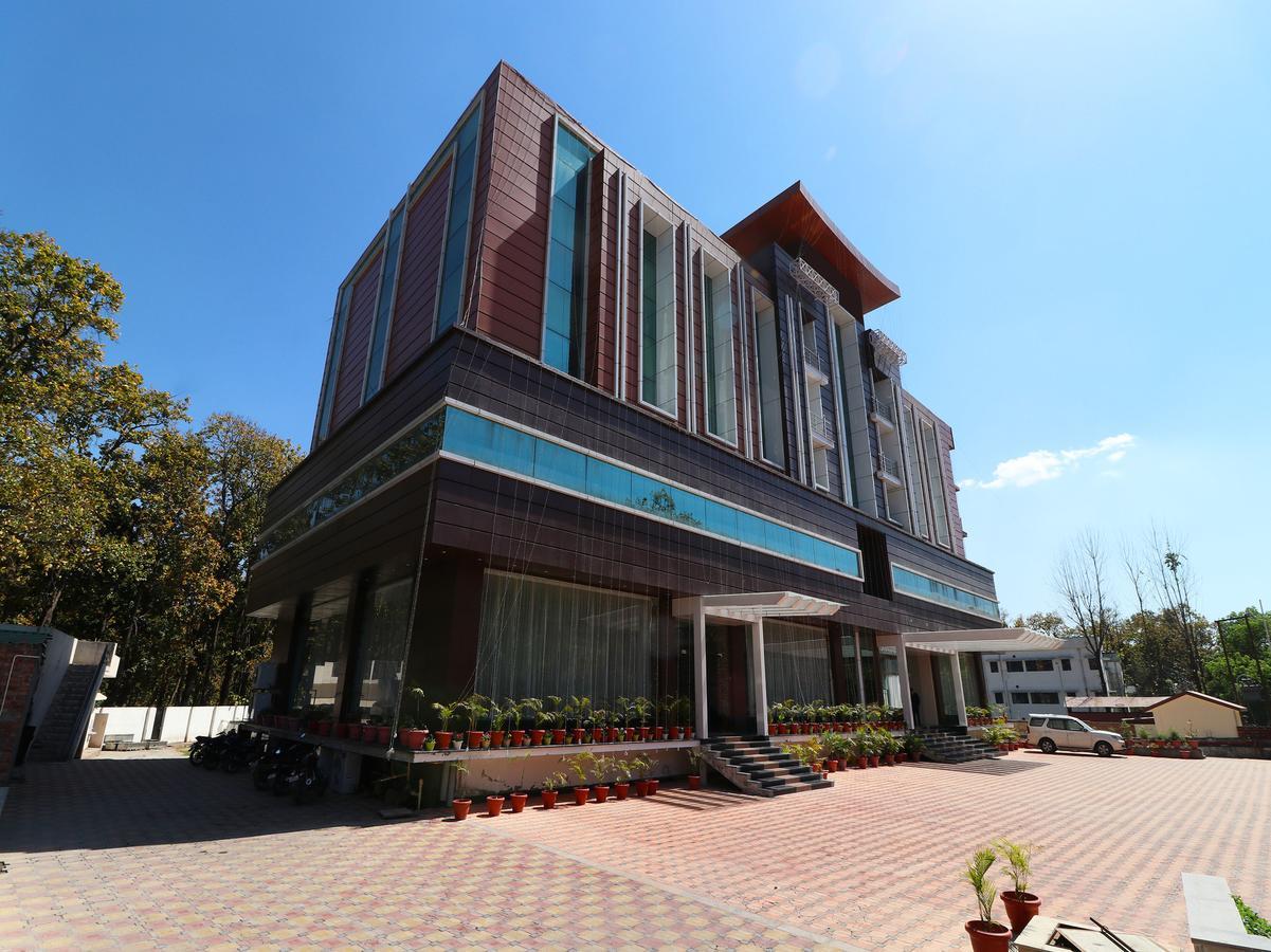 Hotel Pearl Avenue Дехрадун Екстериор снимка