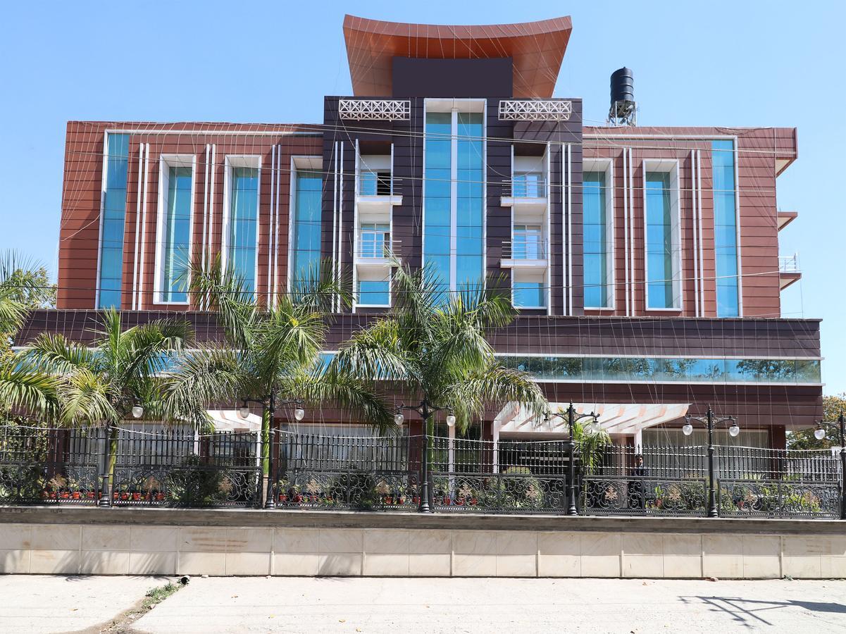 Hotel Pearl Avenue Дехрадун Екстериор снимка