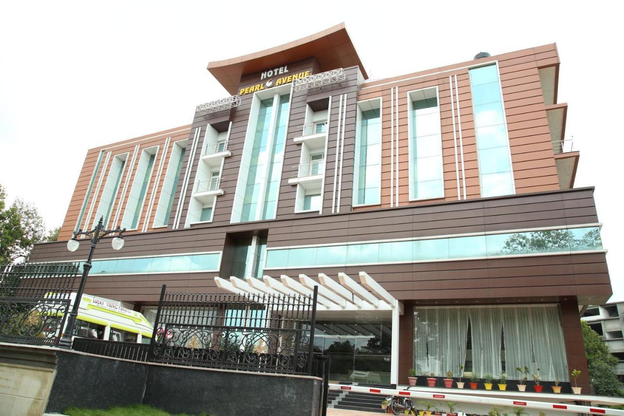 Hotel Pearl Avenue Дехрадун Екстериор снимка