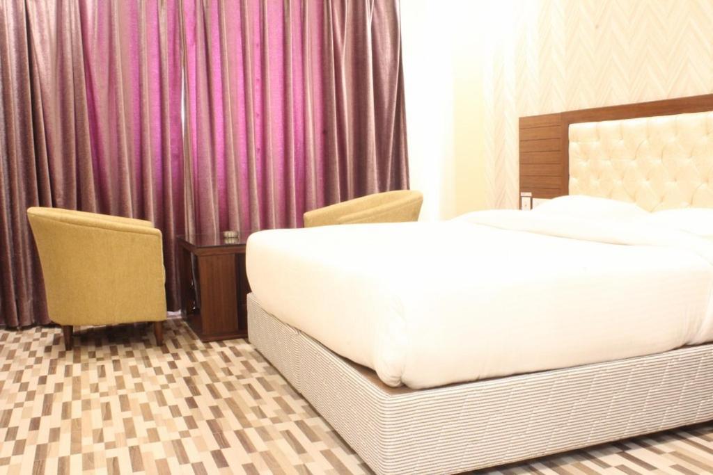 Hotel Pearl Avenue Дехрадун Екстериор снимка